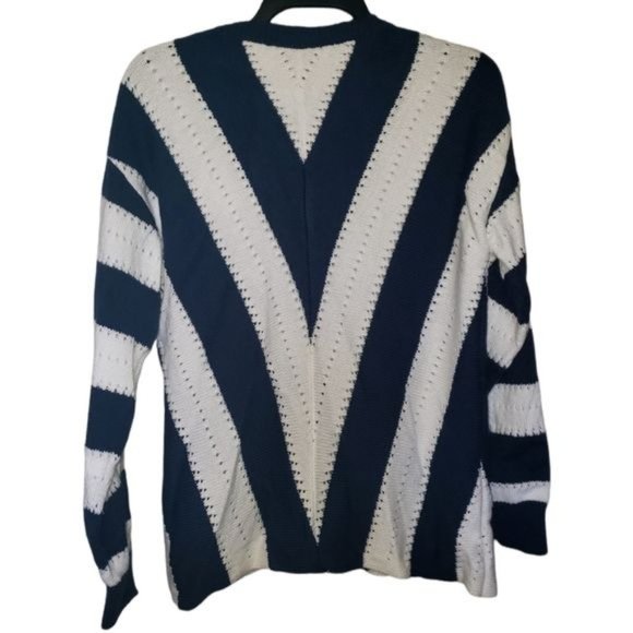 Striped Knit V-Neck Oversized Sweater Size Small - Picture 5 of 5